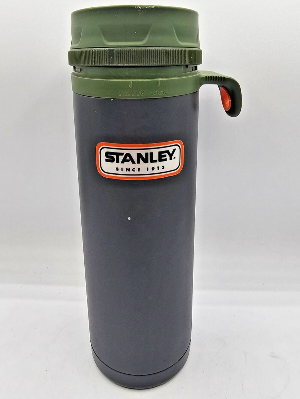 Stanley Outdoor Drink-Thru Bottle in a 16oz capacity Green Camping